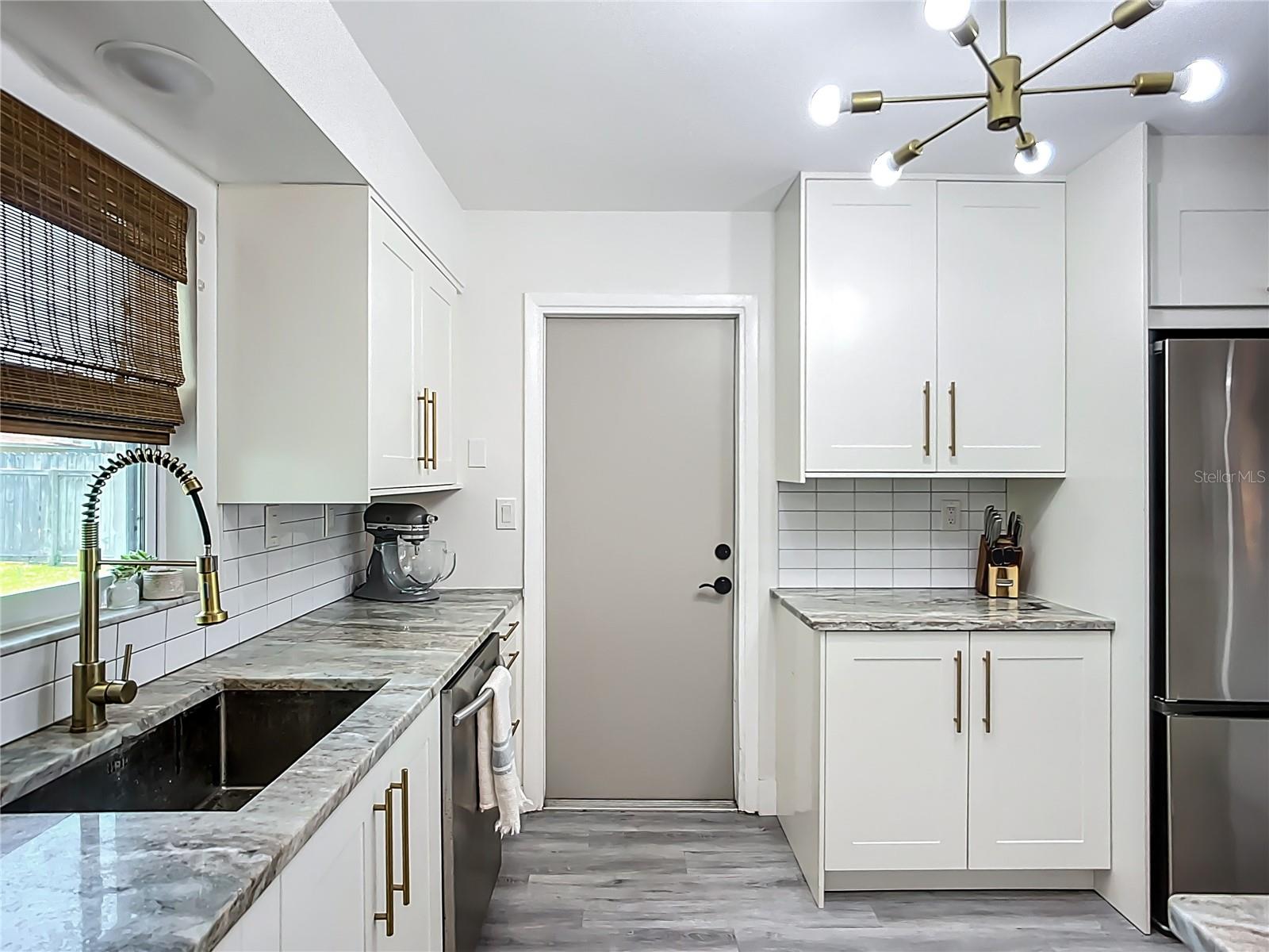 Image 13 of 36 For 2801 21st Avenue W