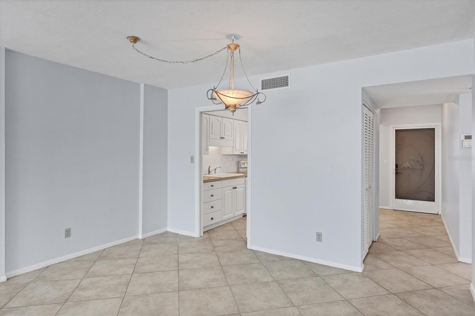 Image 16 of 34 For 5300 Gulf Drive 501