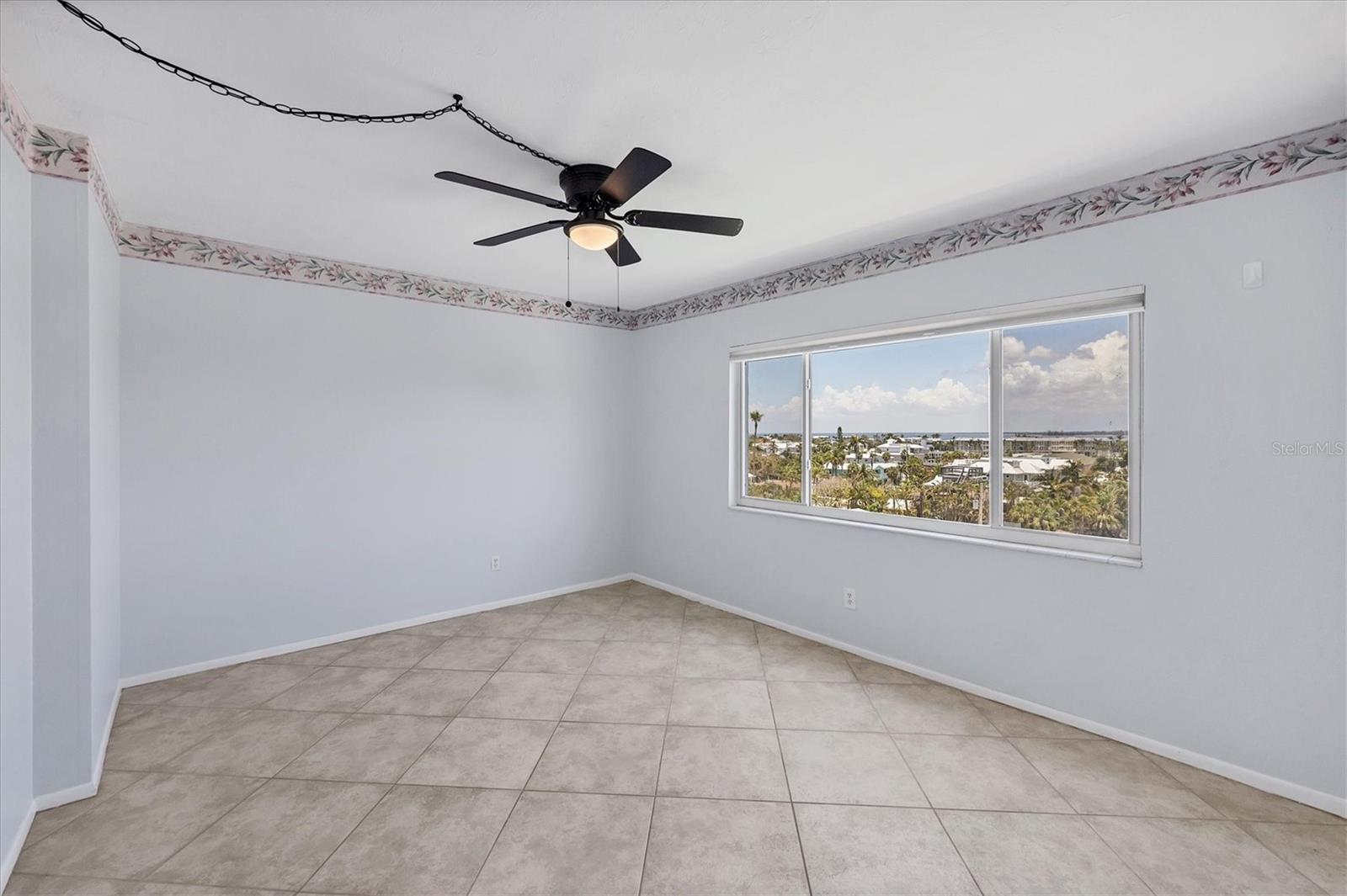 Image 23 of 34 For 5300 Gulf Drive 501