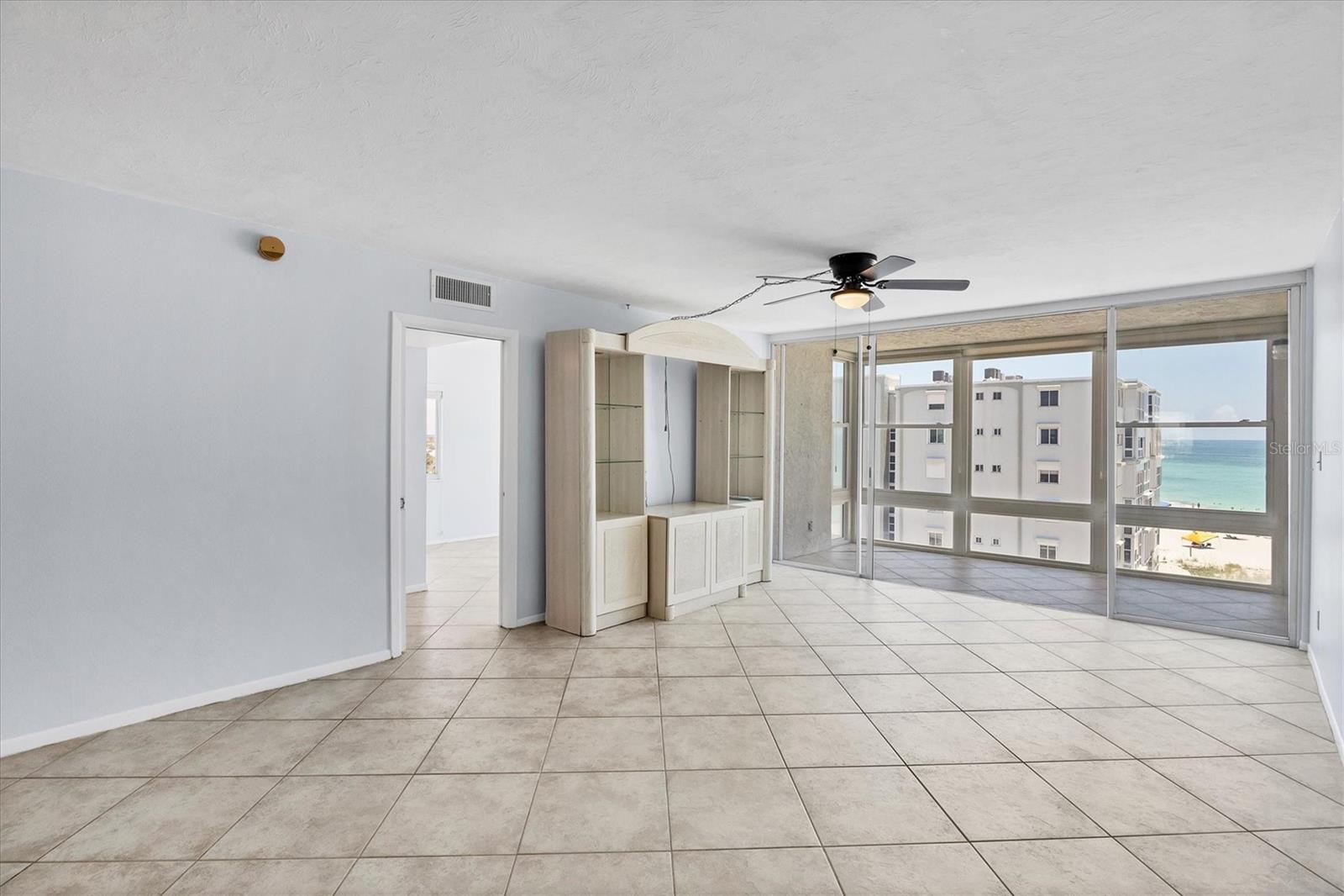 Image 5 of 34 For 5300 Gulf Drive 501