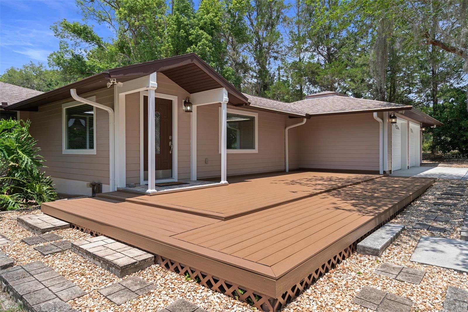 Listing photo id 10 for 22063 Lake Lindsey Road