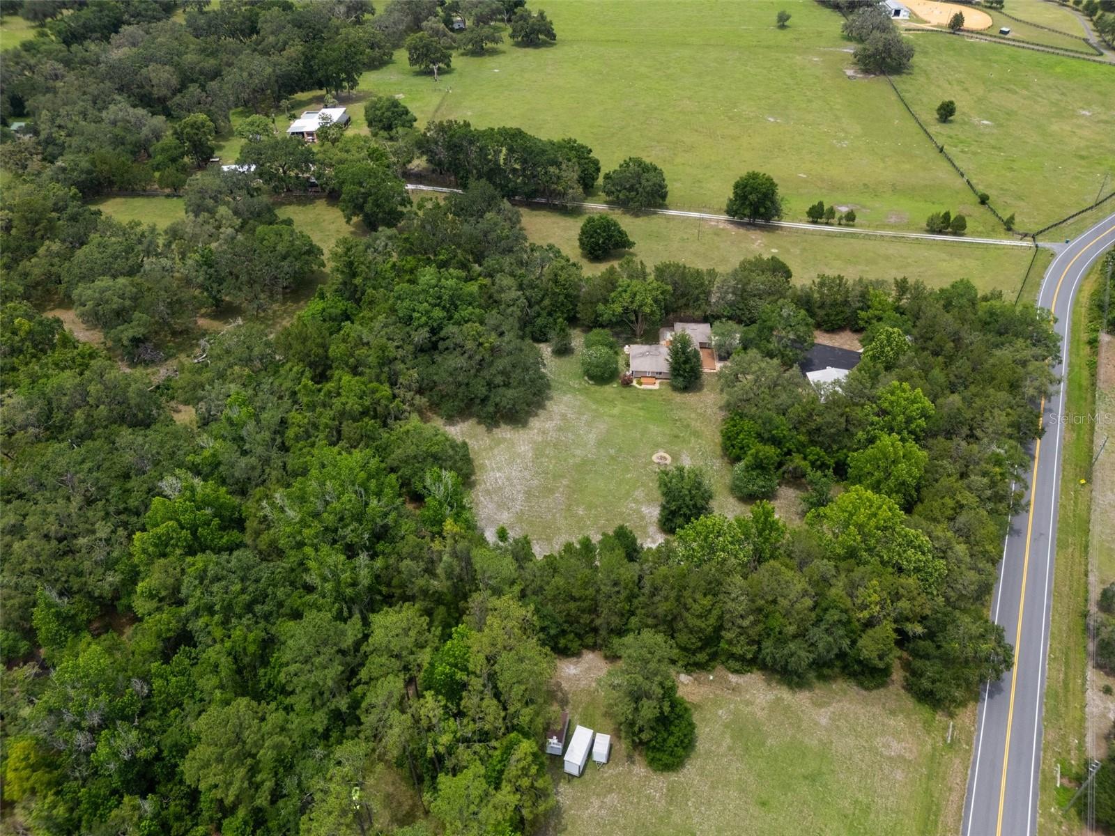 Listing photo id 2 for 22063 Lake Lindsey Road
