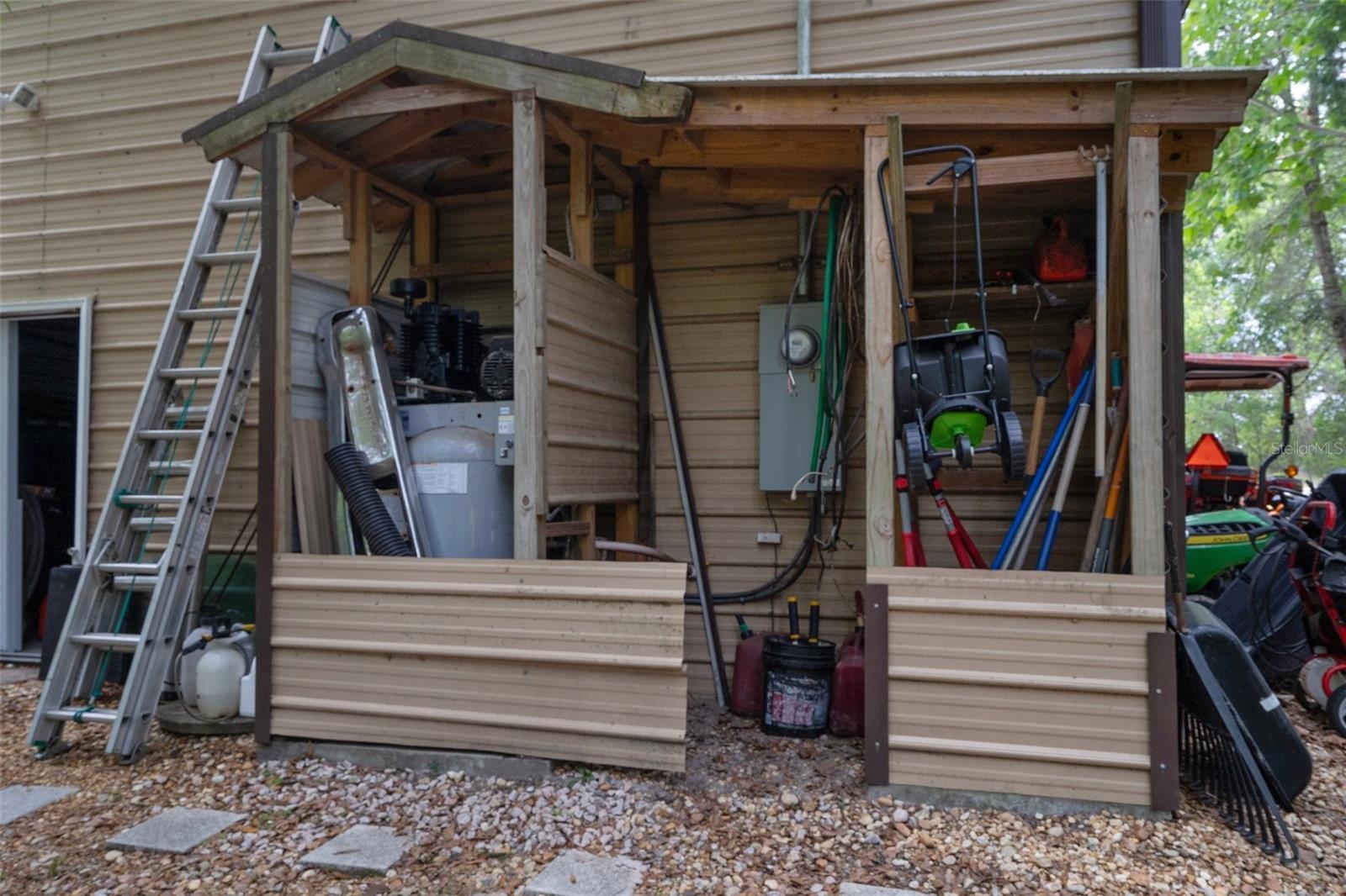 Listing photo id 57 for 22063 Lake Lindsey Road