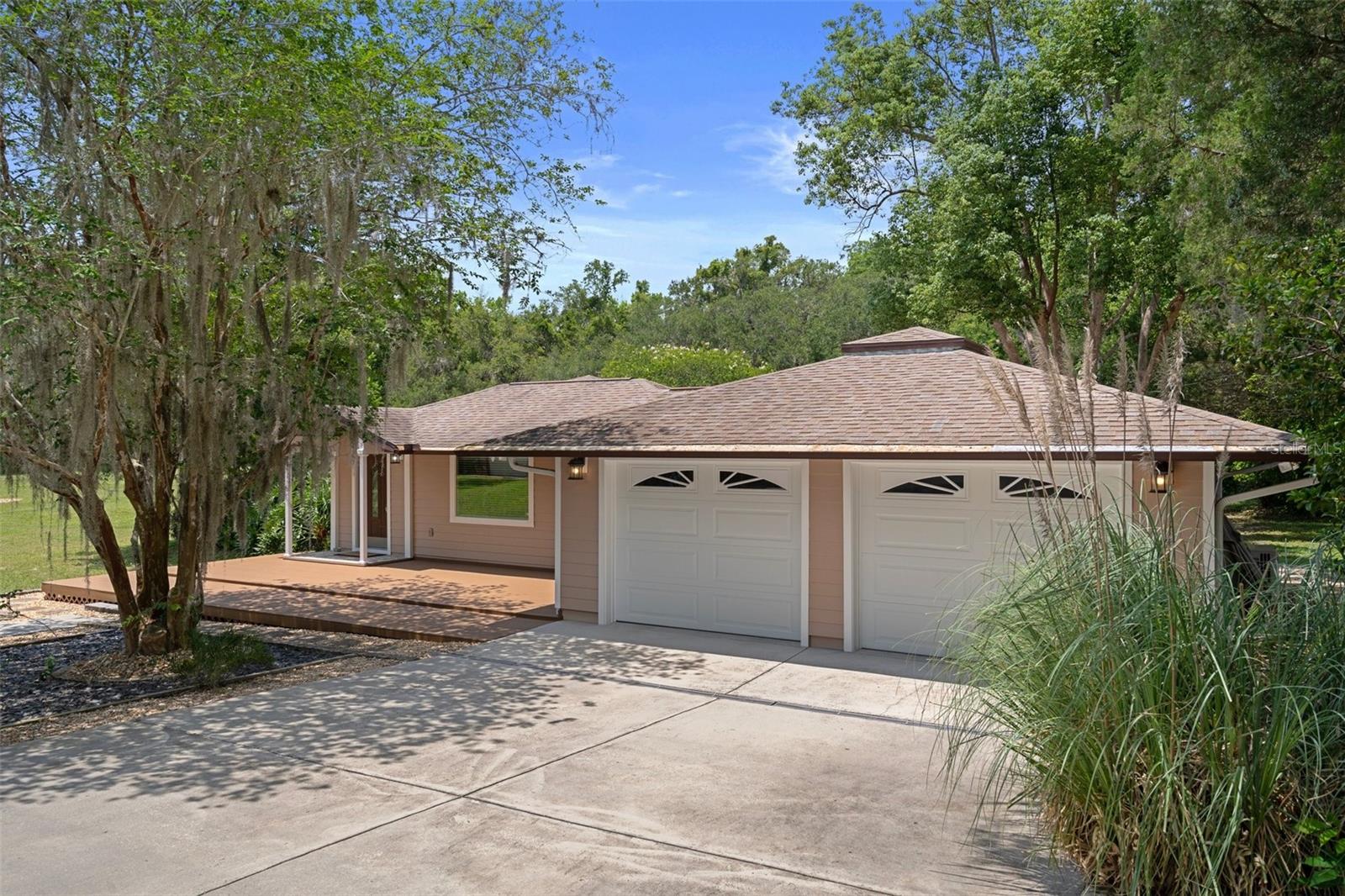 Listing photo id 7 for 22063 Lake Lindsey Road