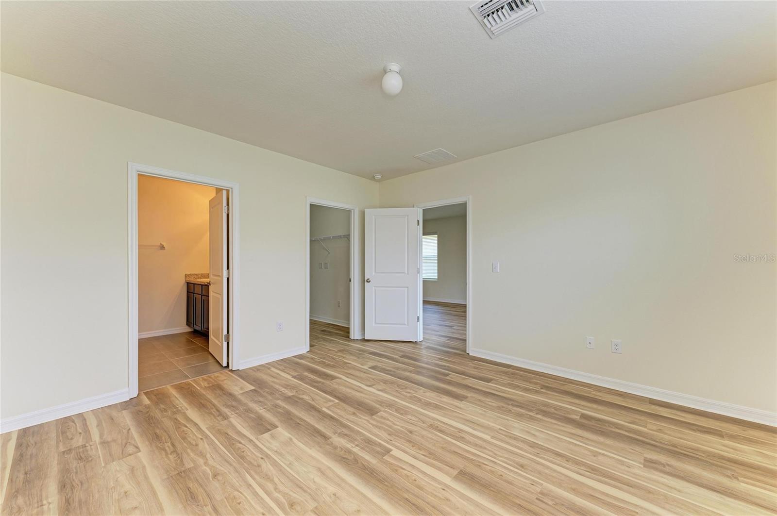 Image 17 of 34 For 4206 Park Willow Avenue