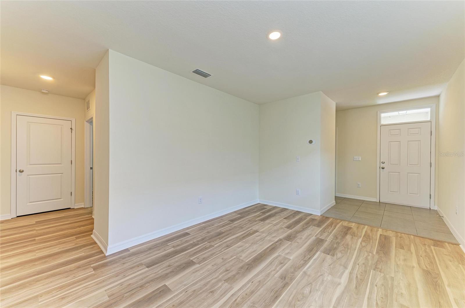 Image 4 of 34 For 4206 Park Willow Avenue