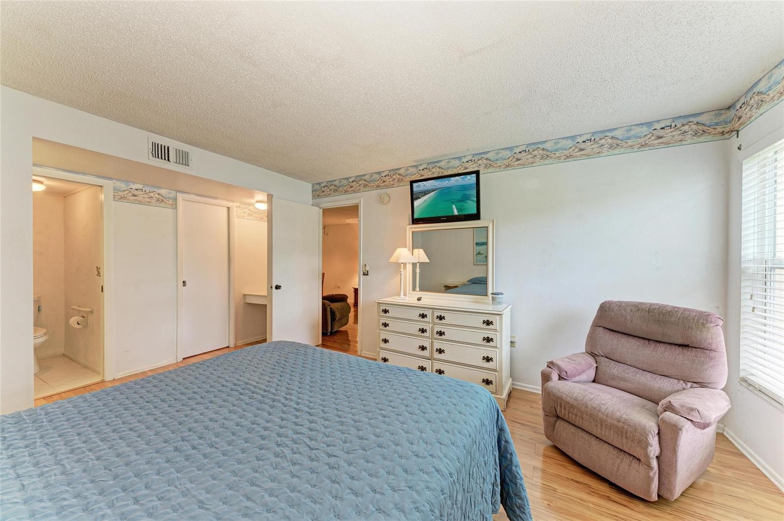 Image 18 of 37 For 6030 7th Avenue W 6030