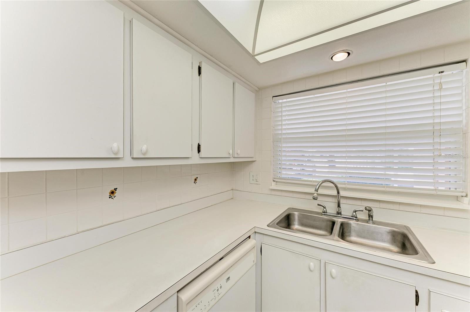 Image 7 of 37 For 6030 7th Avenue W 6030