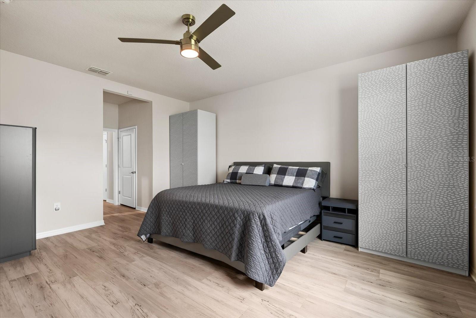 Image 12 of 60 For 18317 Gulf Ranch Place