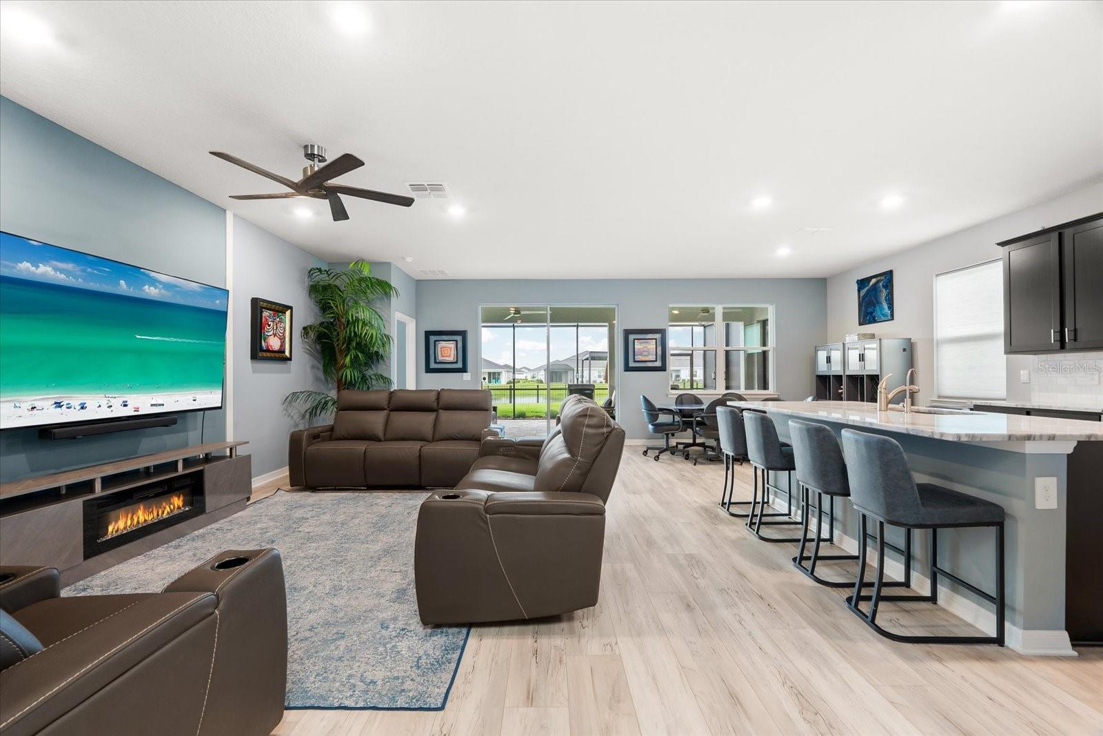 Image 18 of 60 For 18317 Gulf Ranch Place