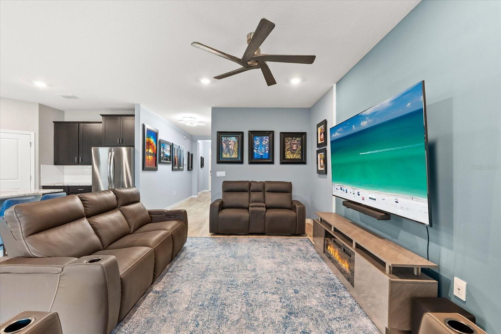 Image 21 of 60 For 18317 Gulf Ranch Place