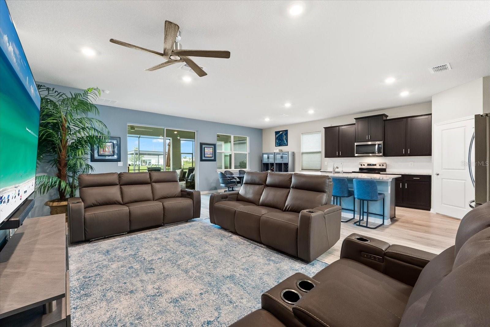 Image 22 of 60 For 18317 Gulf Ranch Place