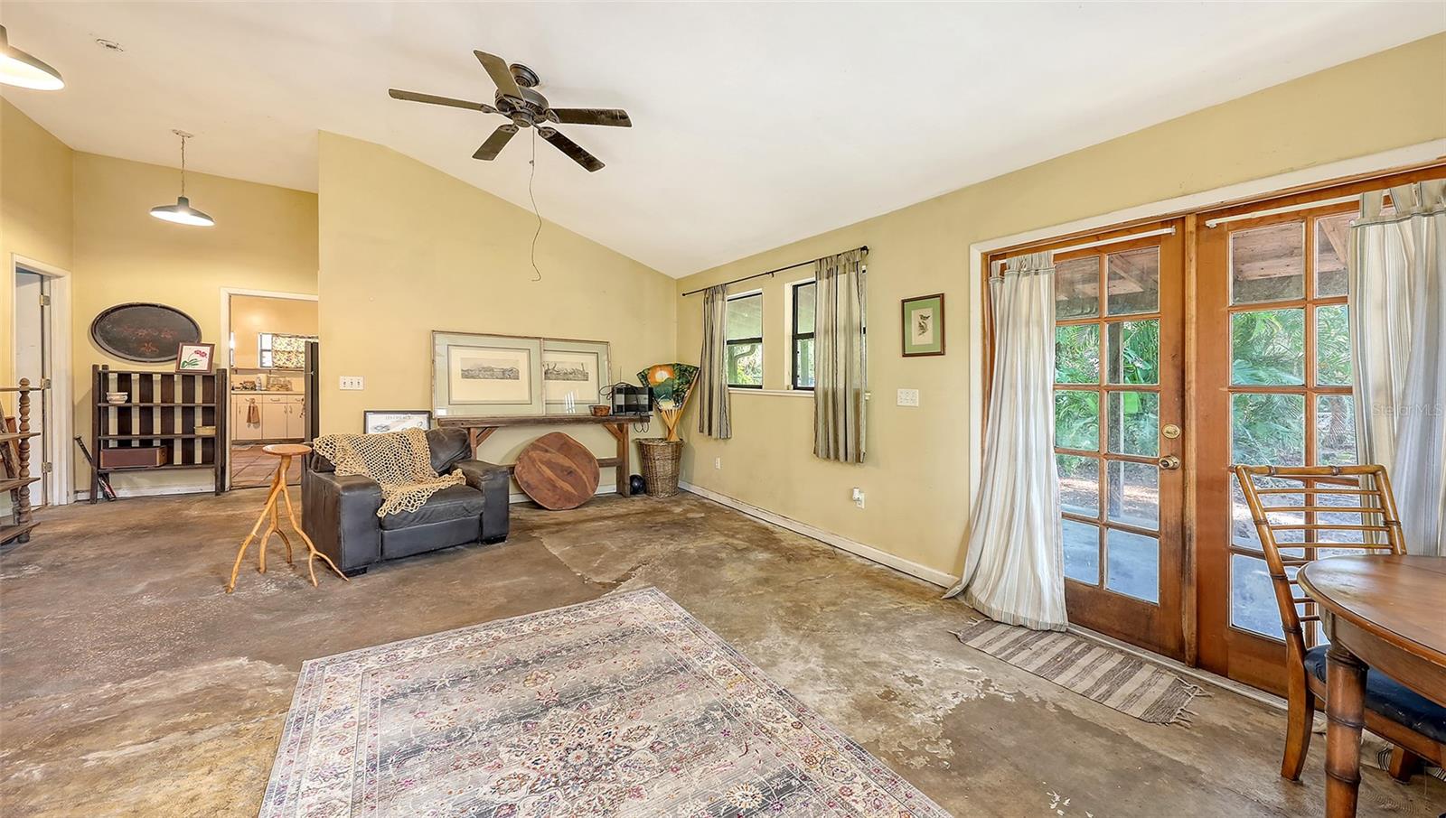 Image 4 of 69 For 4122 Old Bradenton Road
