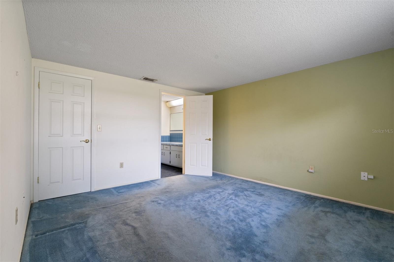Image 15 of 27 For 8413 Lincolnshire Drive