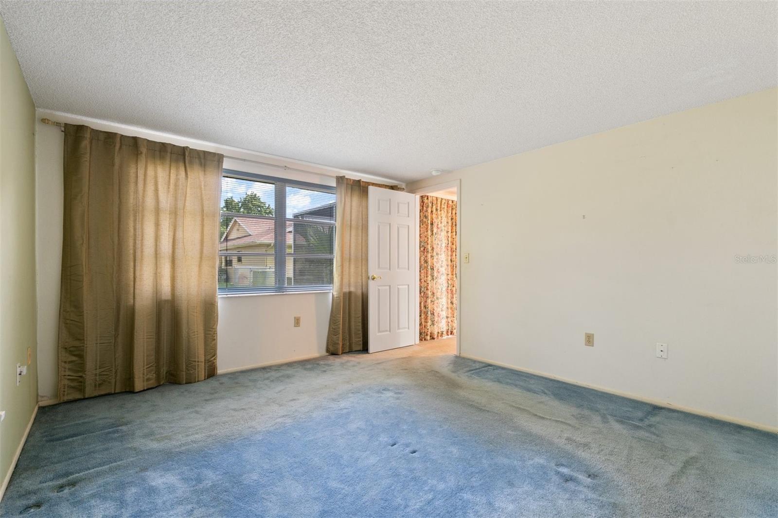 Image 16 of 27 For 8413 Lincolnshire Drive
