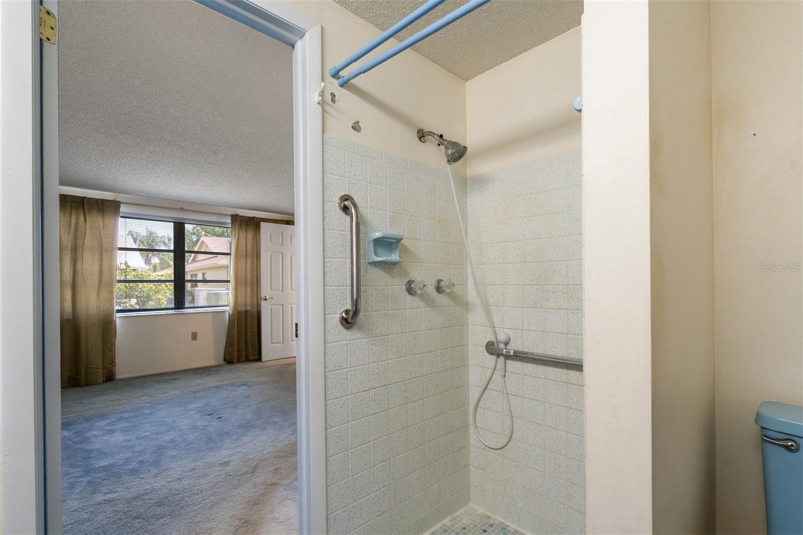 Image 18 of 27 For 8413 Lincolnshire Drive