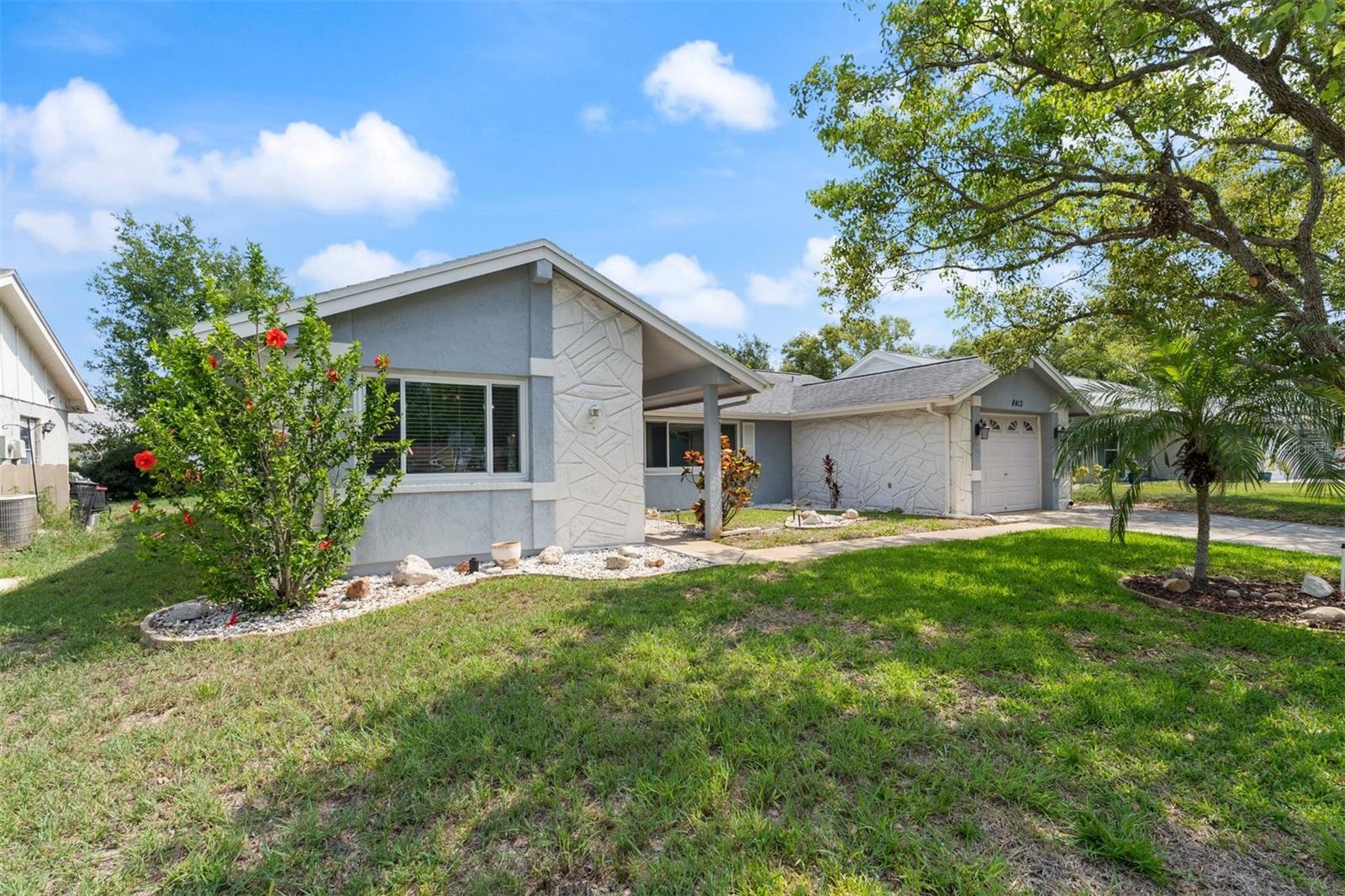Image 3 of 27 For 8413 Lincolnshire Drive