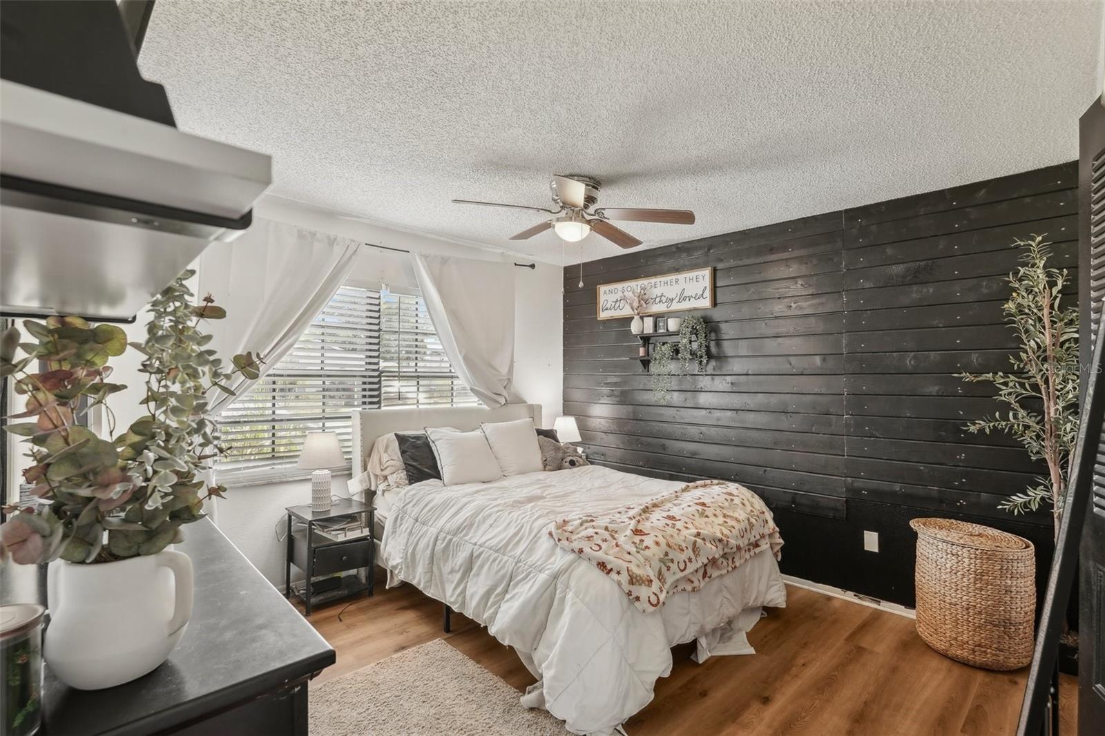 Image 13 of 19 For 3881 Holin Ln