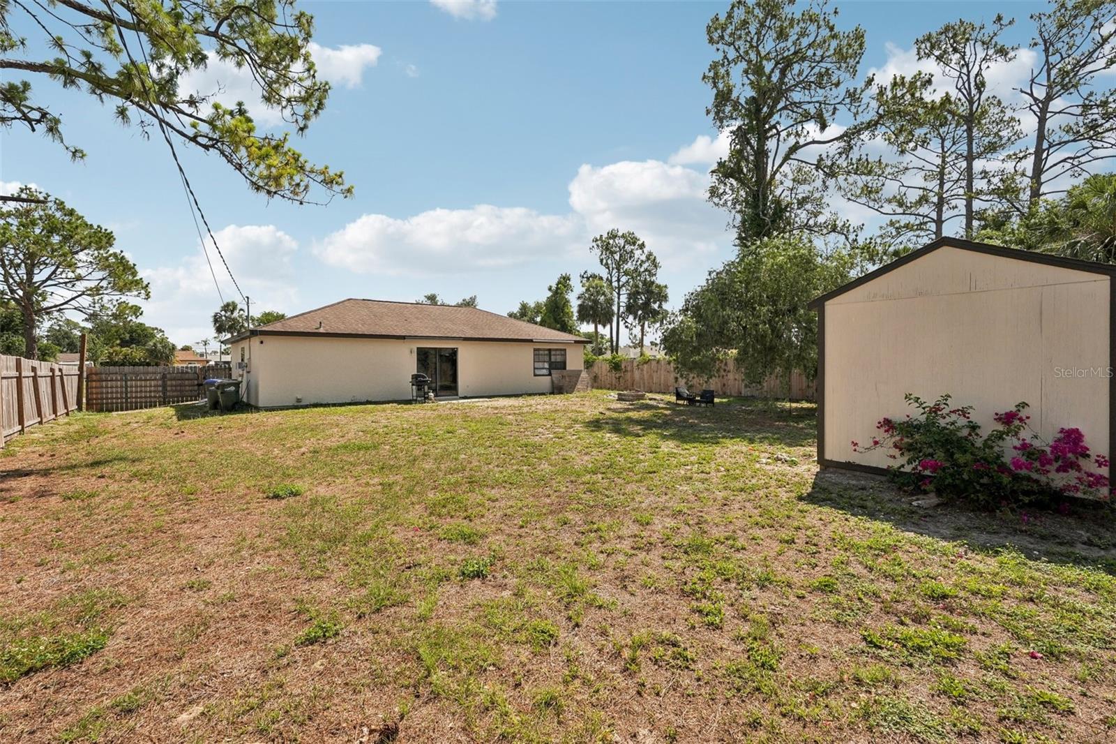 Image 18 of 19 For 3881 Holin Ln