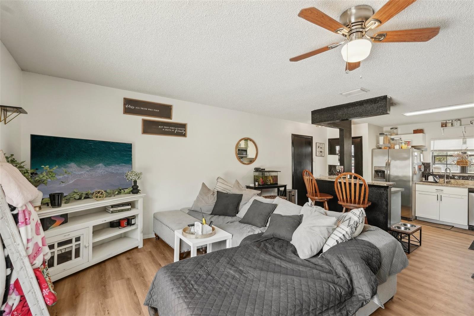 Image 5 of 19 For 3881 Holin Ln