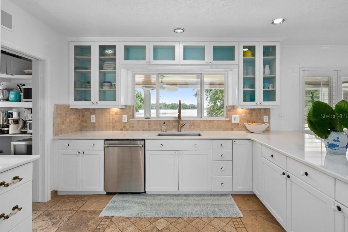Image 17 of 27 For 1410 Poinsettia Avenue