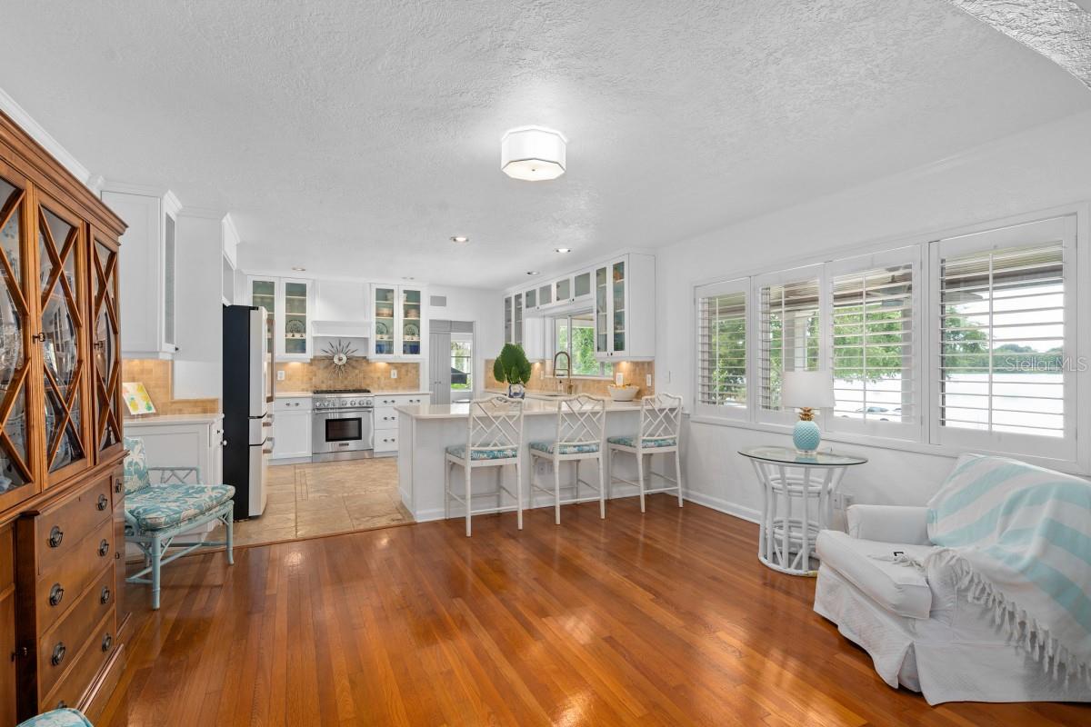 Image 21 of 27 For 1410 Poinsettia Avenue