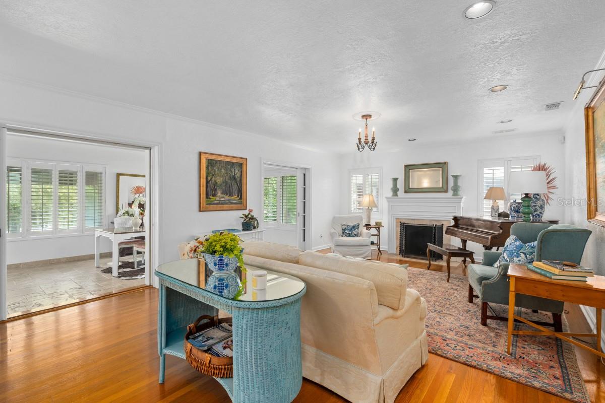 Image 22 of 27 For 1410 Poinsettia Avenue
