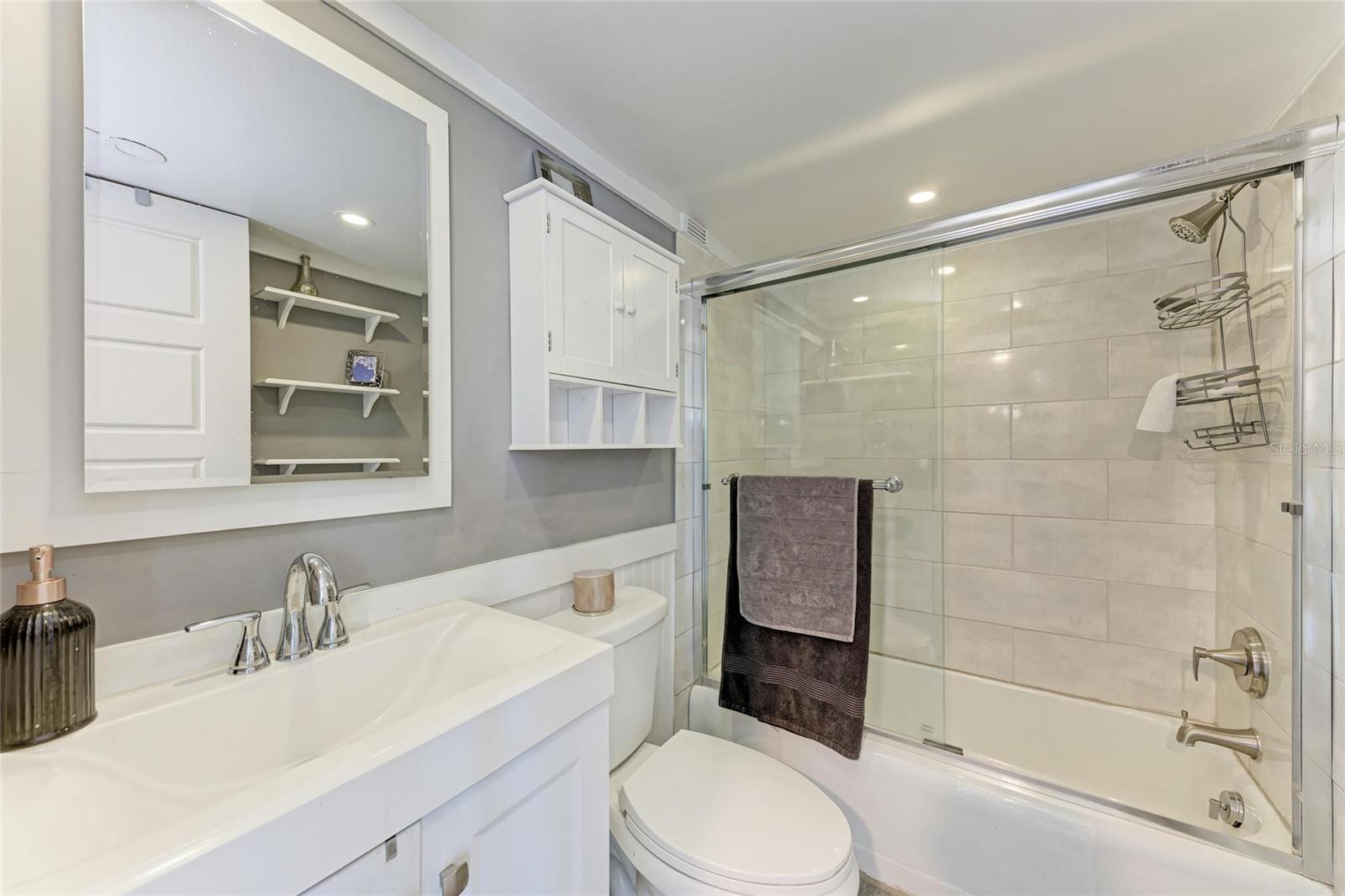Image 23 of 50 For 33 Gulfstream Avenue 306