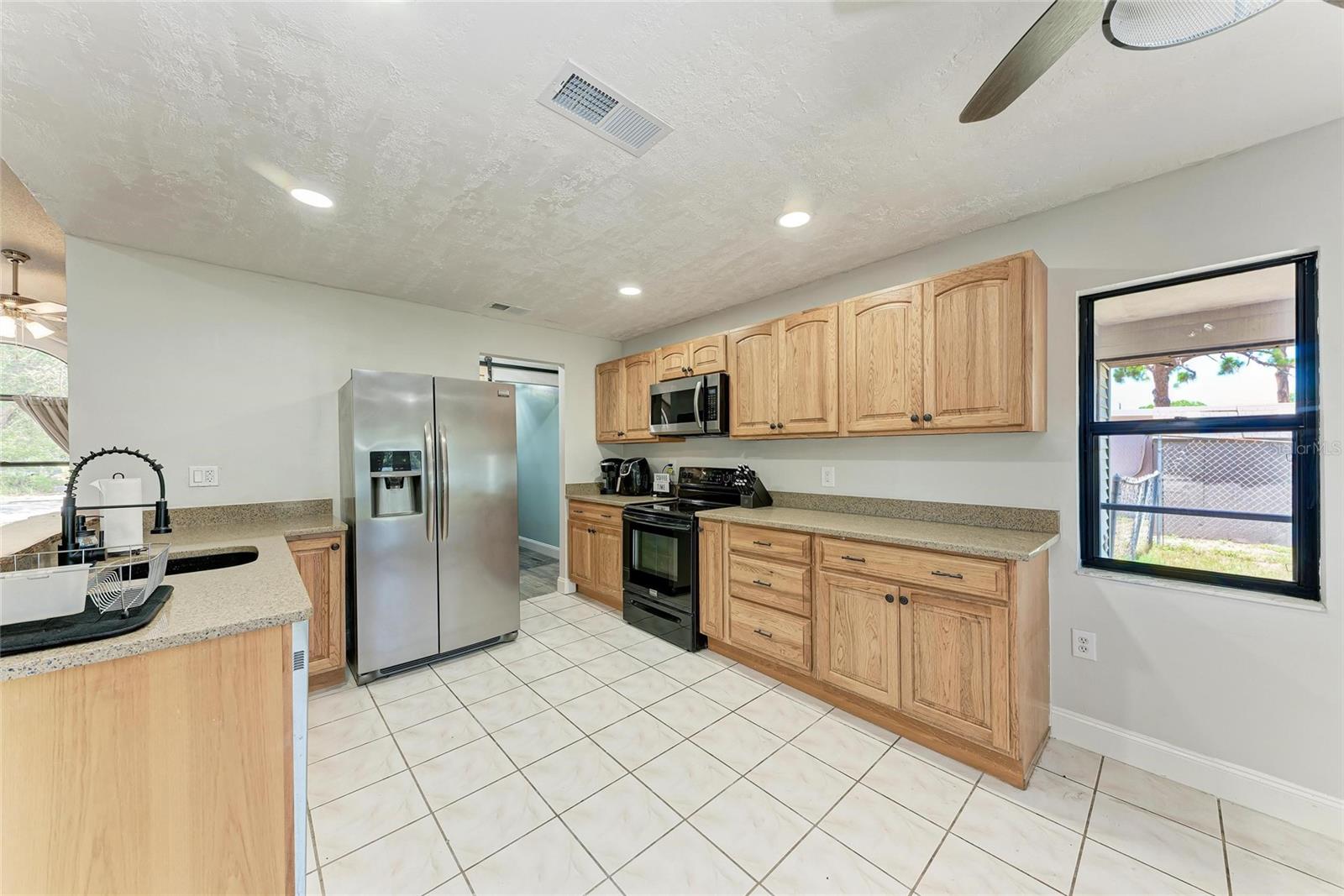 Image 10 of 37 For 6332 7th Court E