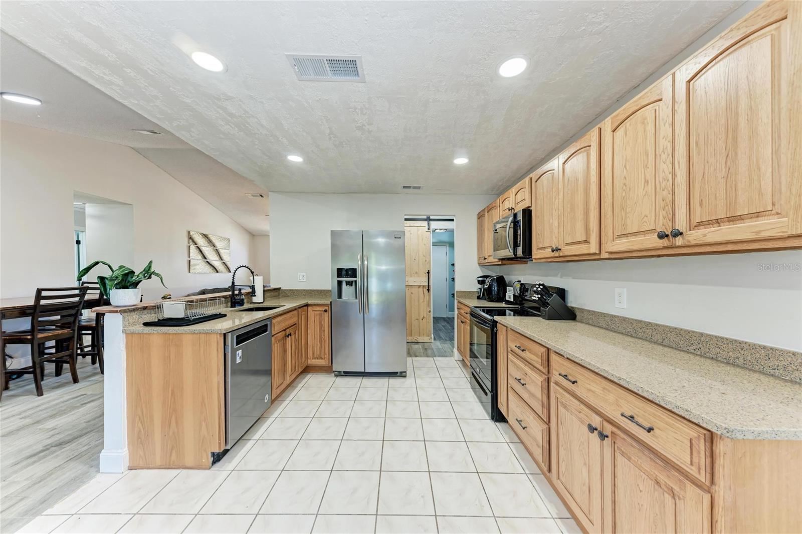 Image 11 of 37 For 6332 7th Court E