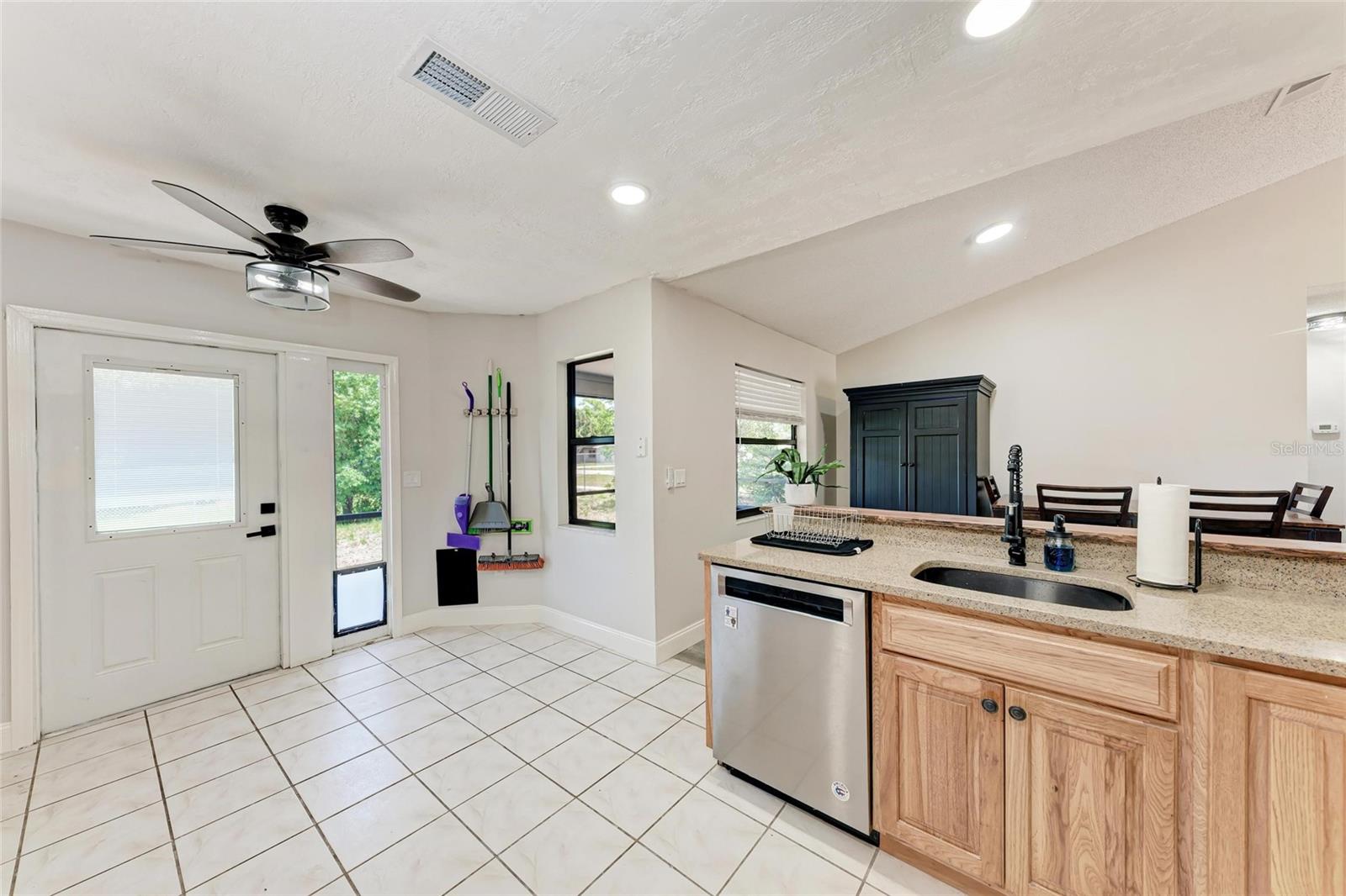 Image 13 of 37 For 6332 7th Court E