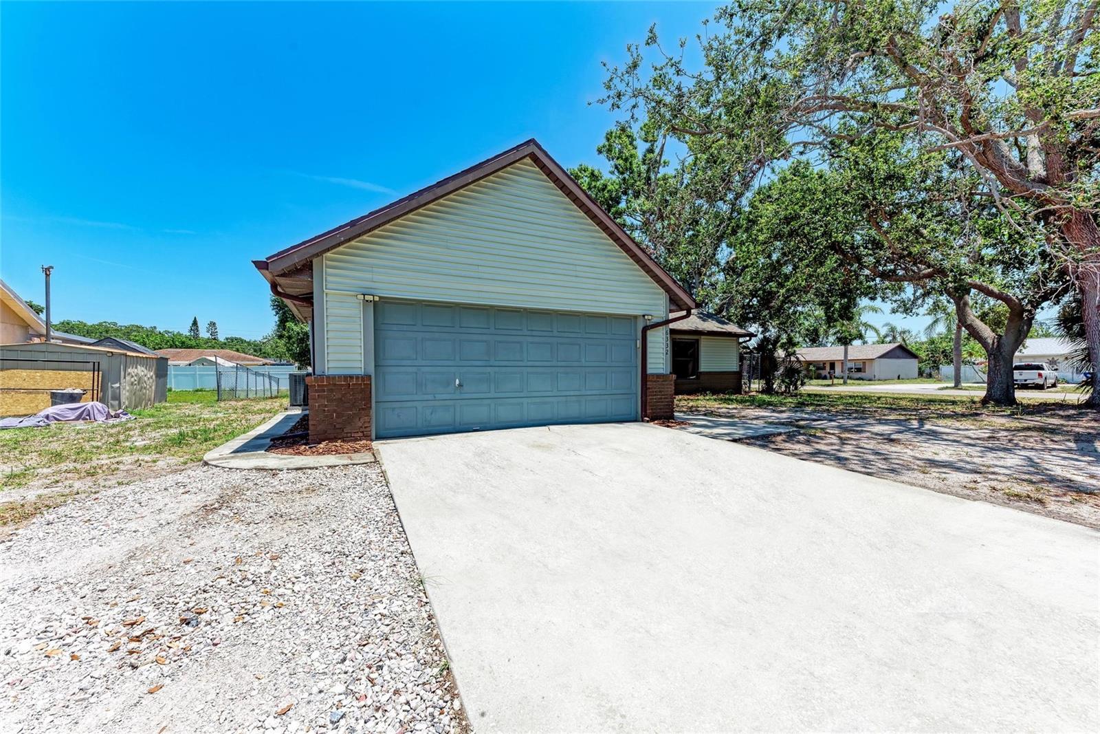 Image 3 of 37 For 6332 7th Court E