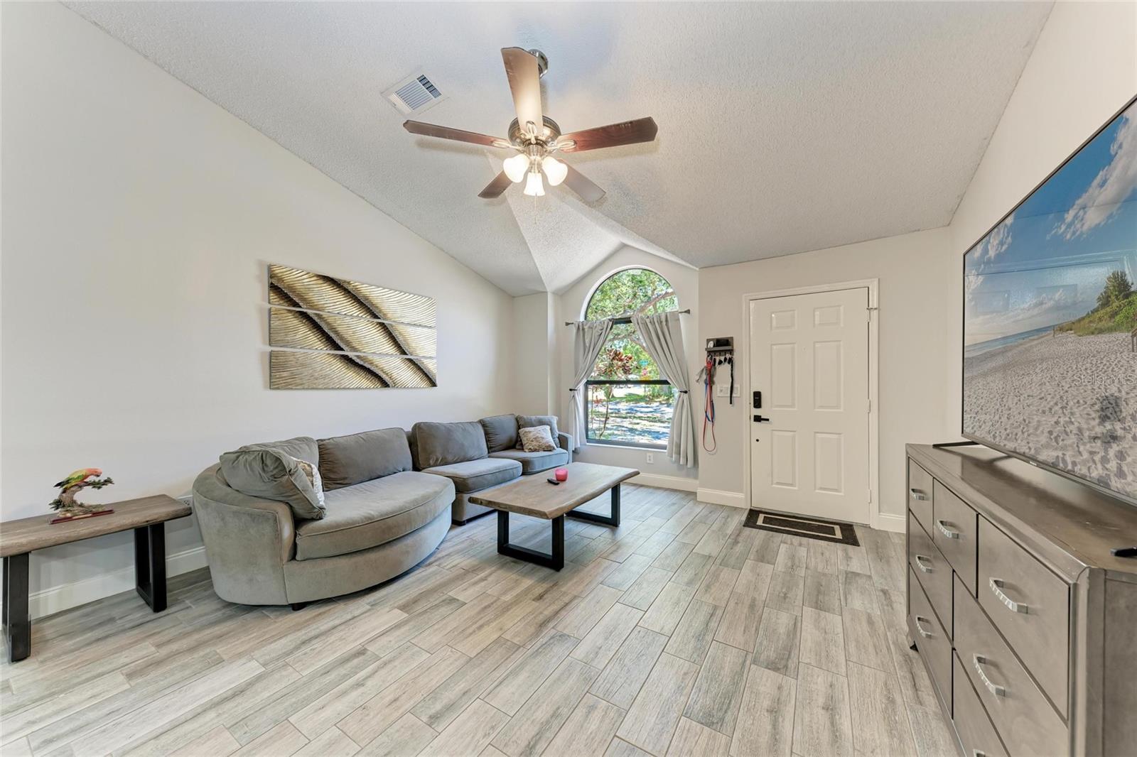 Image 6 of 37 For 6332 7th Court E