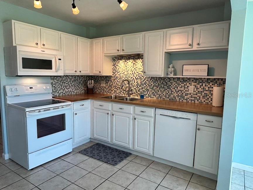 Image 8 of 35 For 5095 Bay Street Ne 111