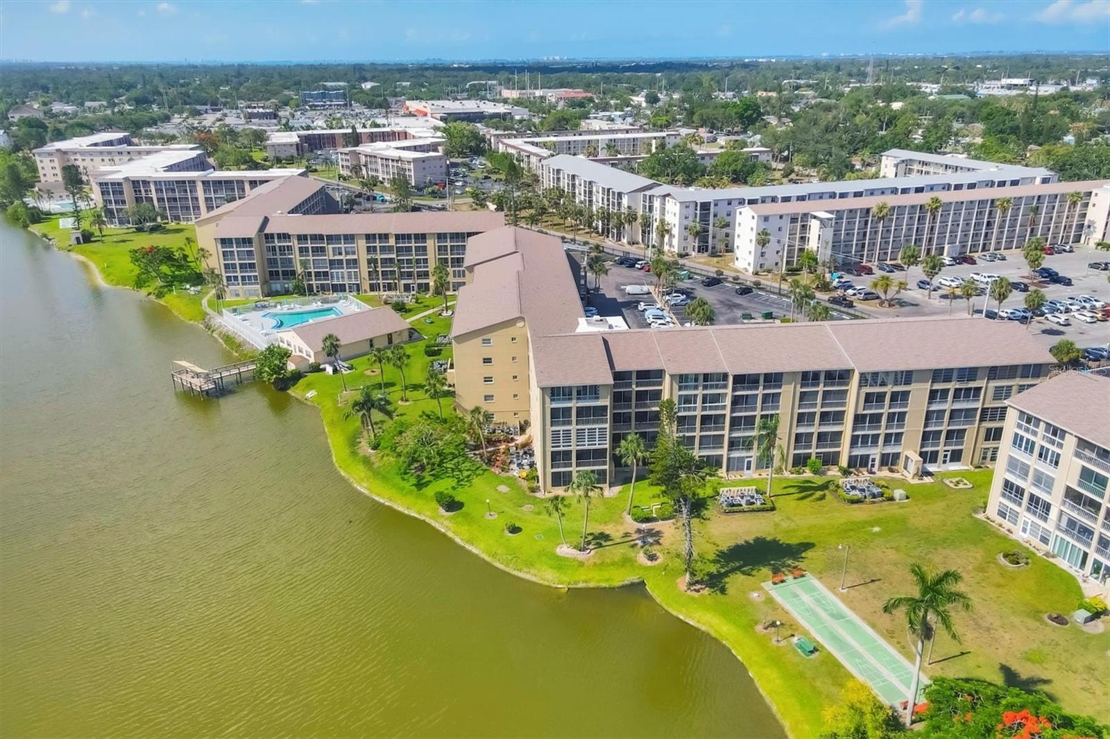 Image 35 of 58 For 3521 Lake Bayshore Drive J 101