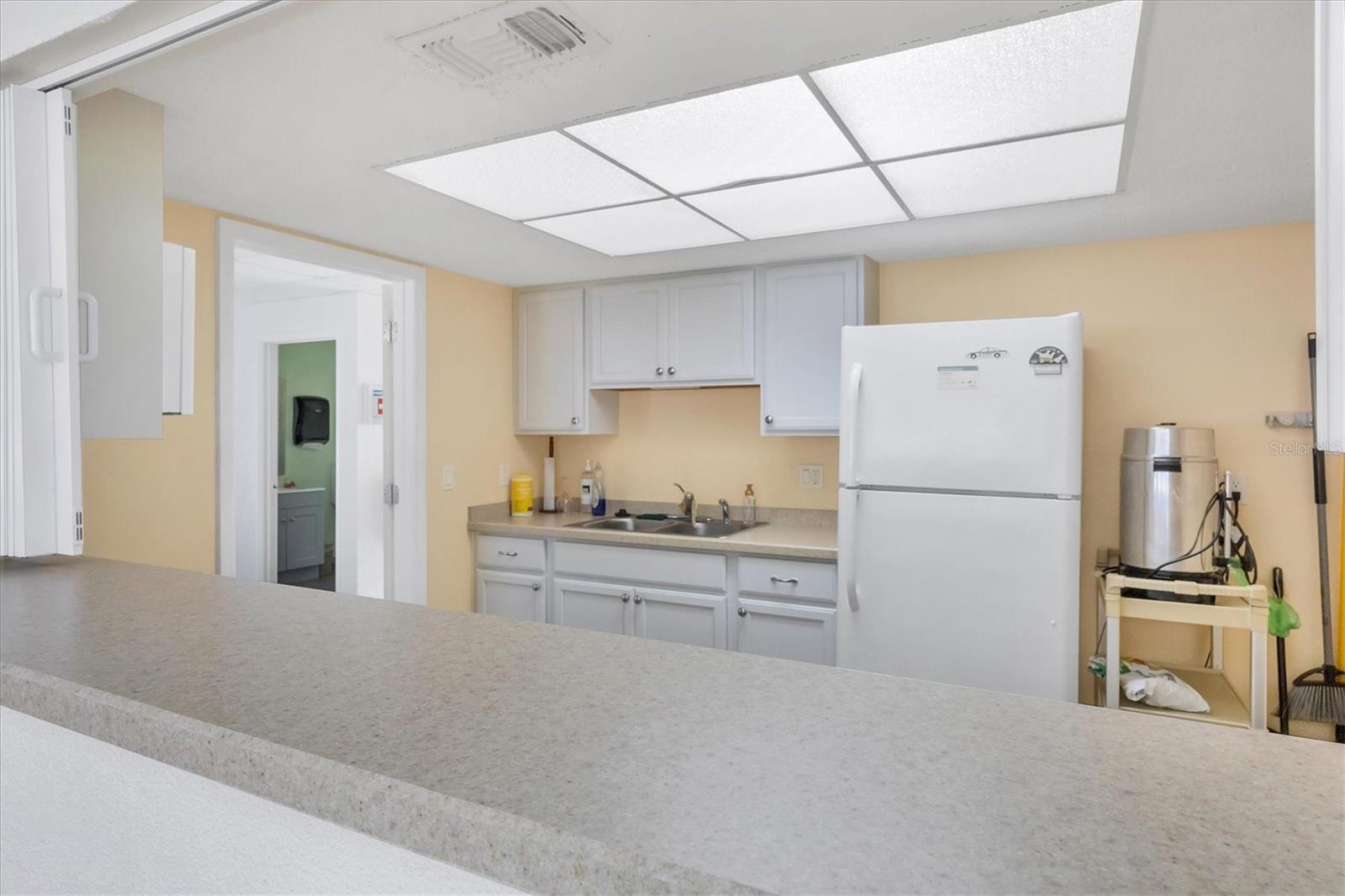 Image 42 of 58 For 3521 Lake Bayshore Drive J 101