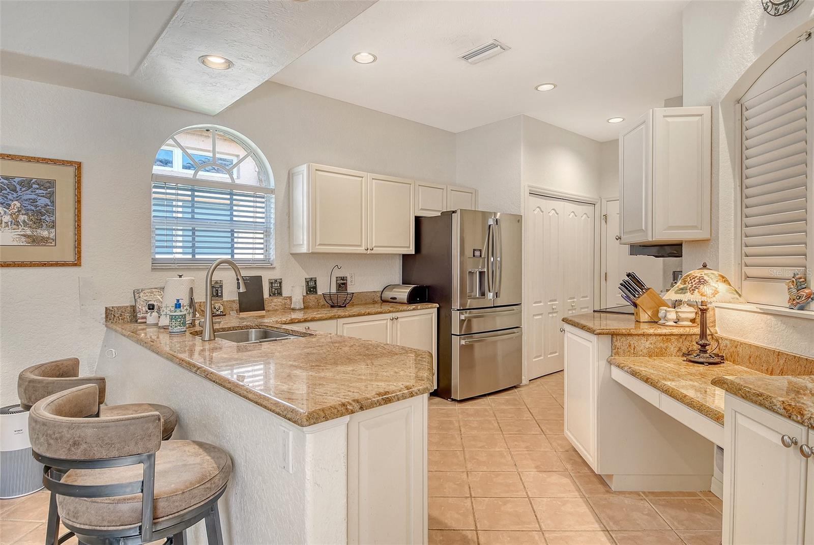 Image 11 of 49 For 3804 Amapola Lane