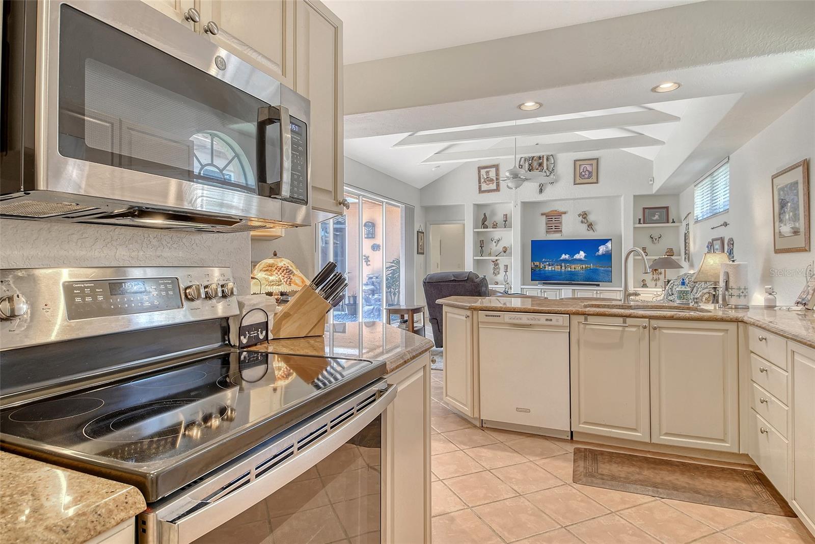 Image 13 of 49 For 3804 Amapola Lane