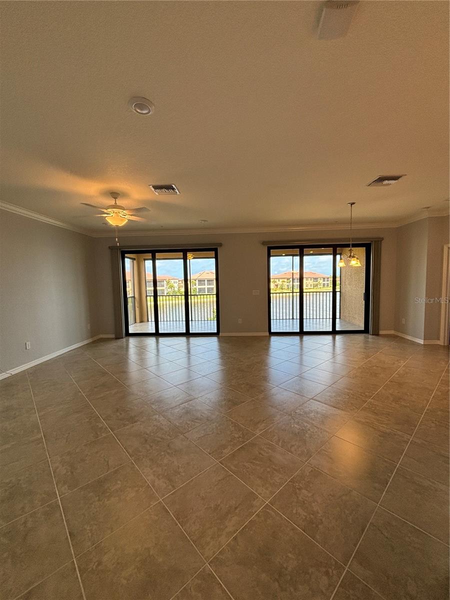 Image 11 of 43 For 10054 Crooked Creek Drive 201