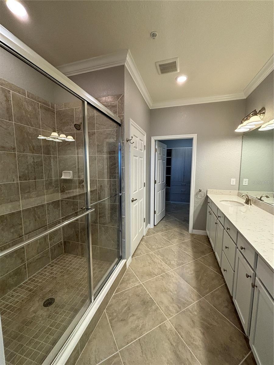 Image 18 of 43 For 10054 Crooked Creek Drive 201