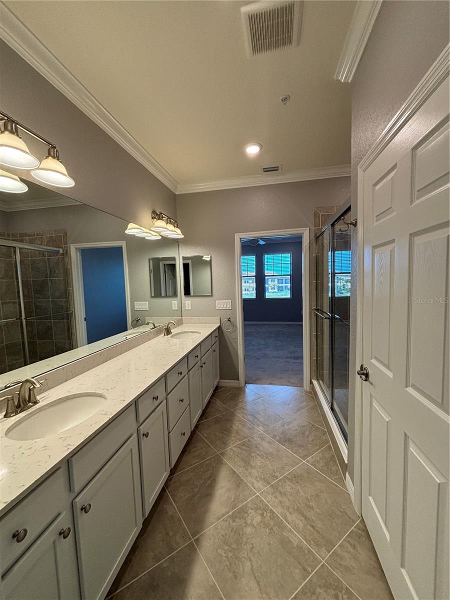 Image 19 of 43 For 10054 Crooked Creek Drive 201