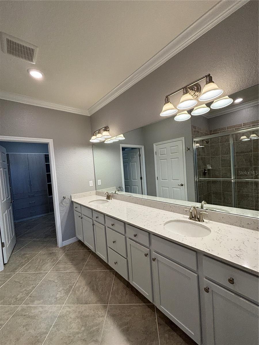 Image 20 of 43 For 10054 Crooked Creek Drive 201