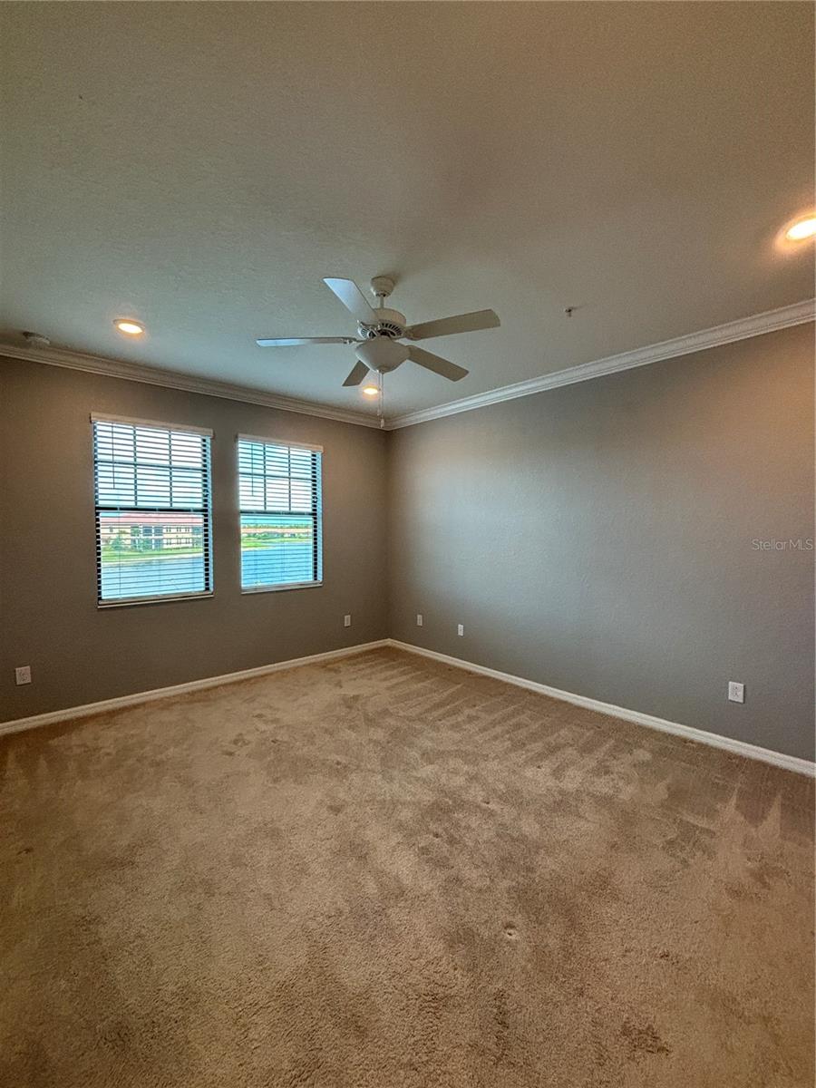 Image 21 of 43 For 10054 Crooked Creek Drive 201