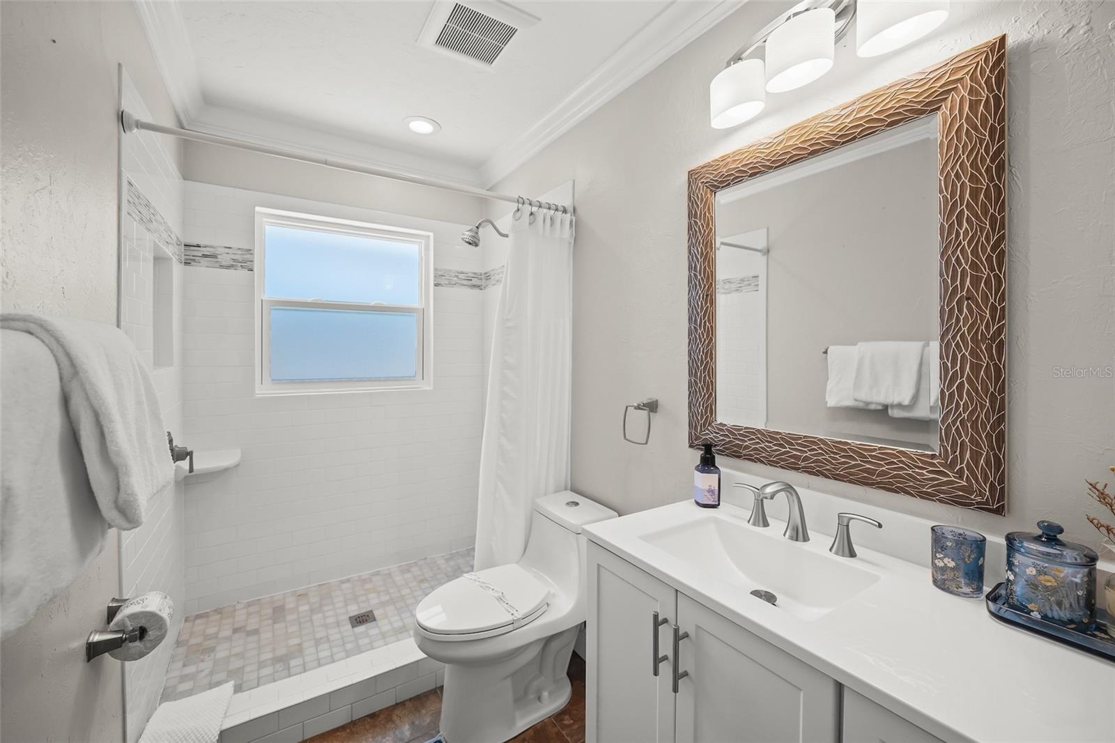 Image 16 of 42 For 1915 38th Street W