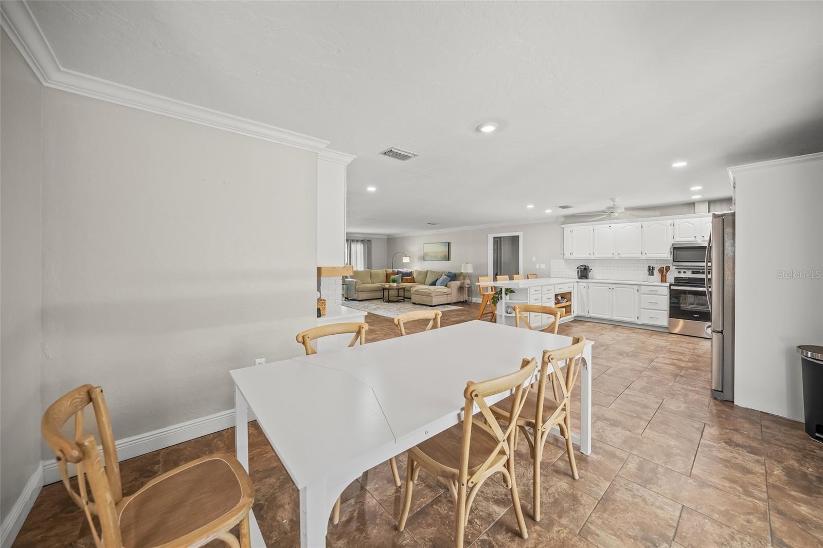Image 21 of 42 For 1915 38th Street W