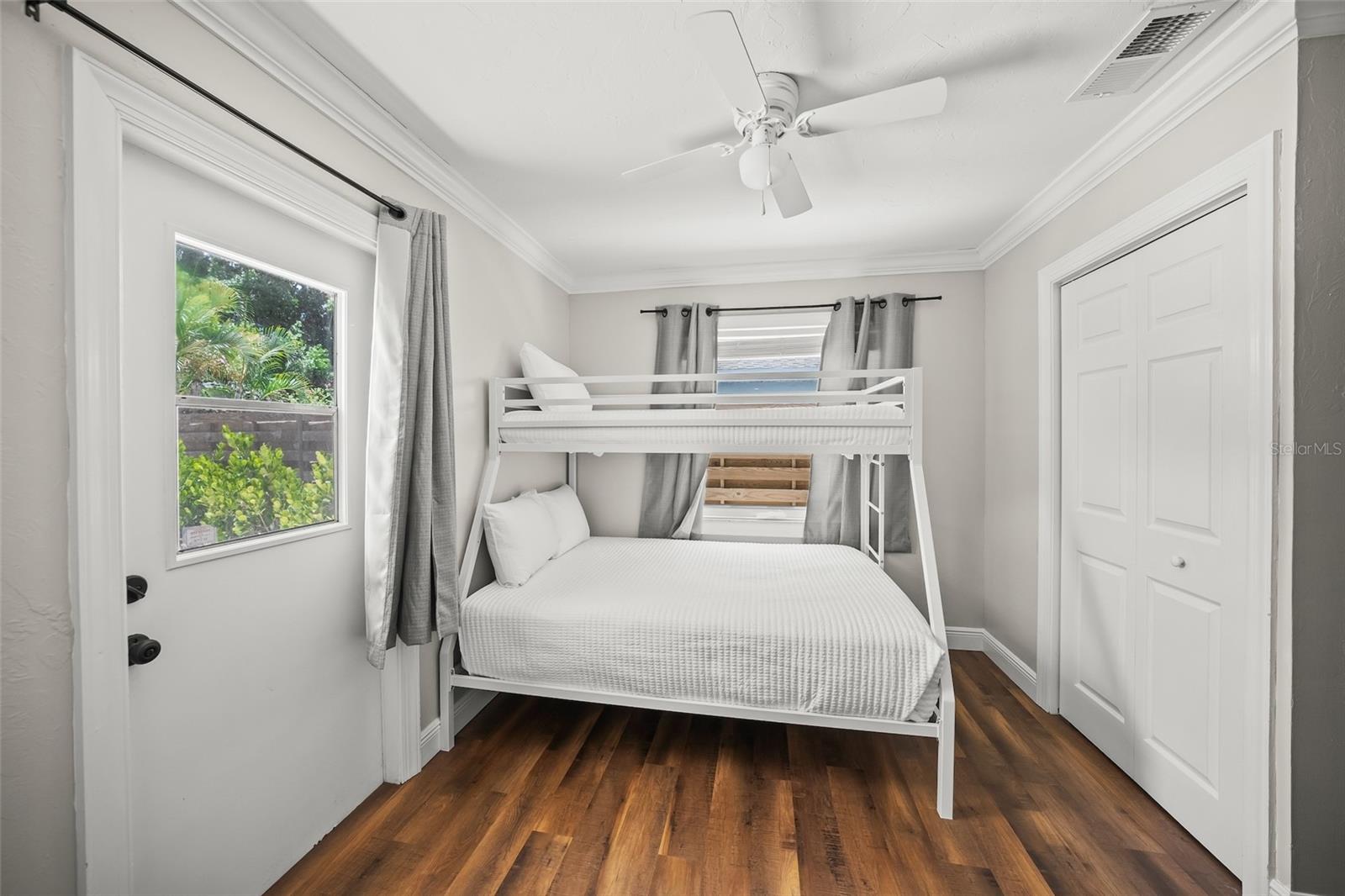 Image 22 of 42 For 1915 38th Street W