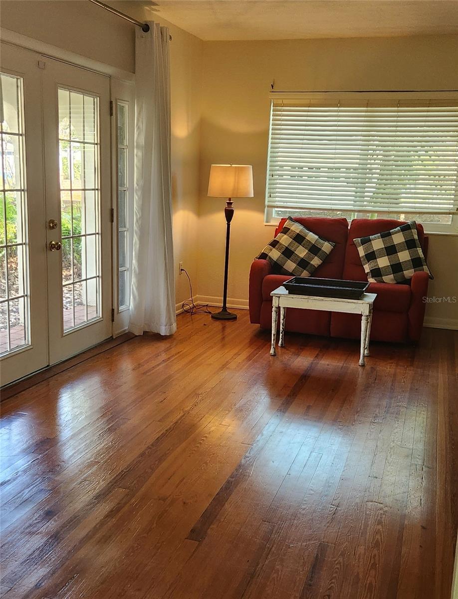 Image 13 of 38 For 219 24th Street W