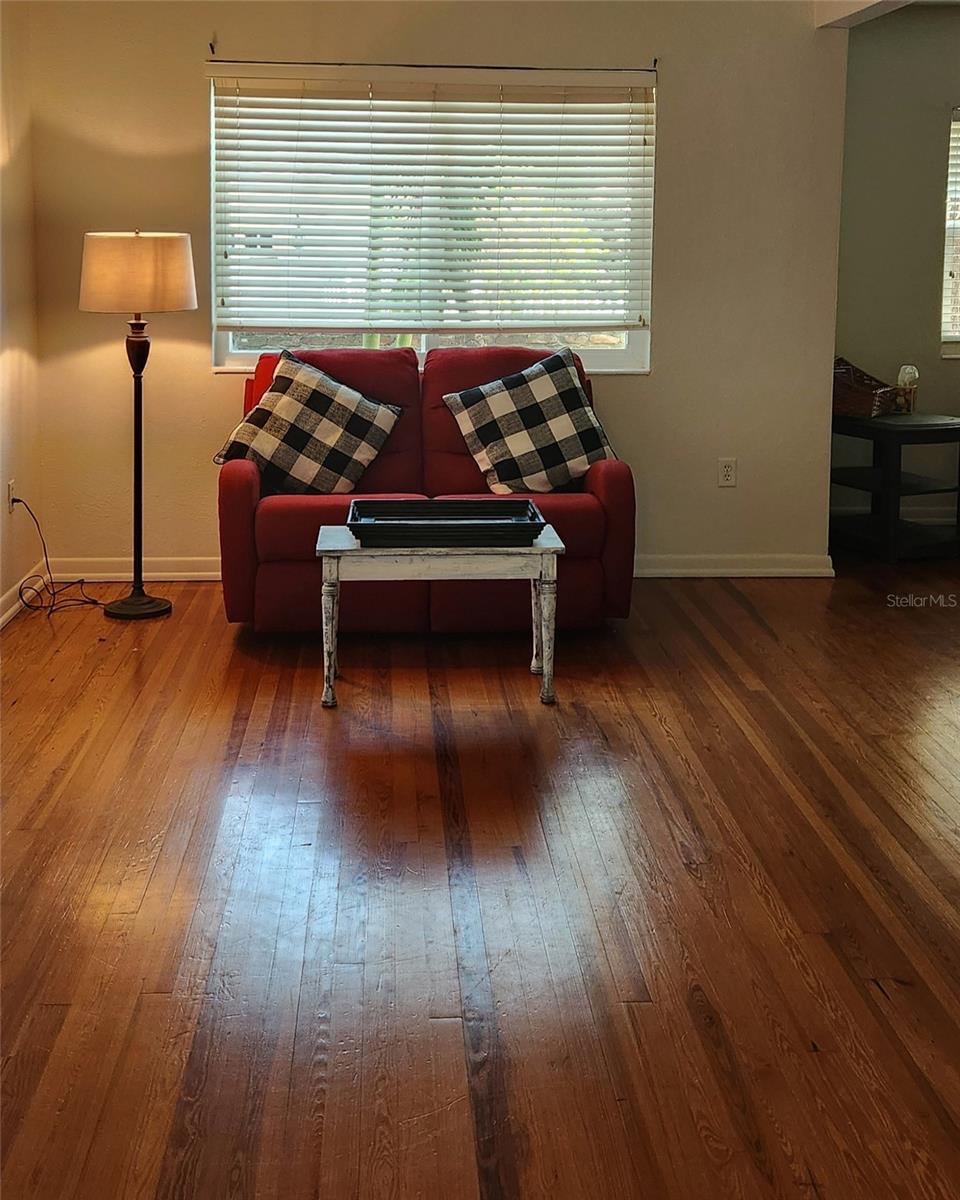 Image 14 of 38 For 219 24th Street W