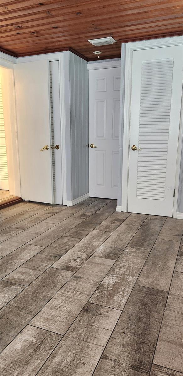 Image 22 of 38 For 219 24th Street W