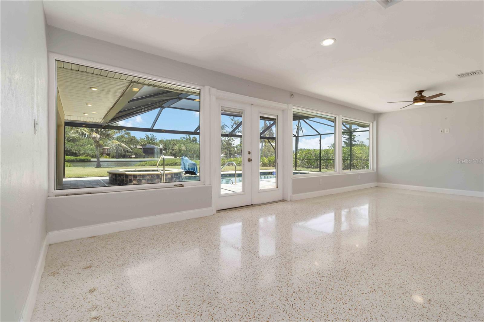 Image 11 of 40 For 1475 Bayshore Drive